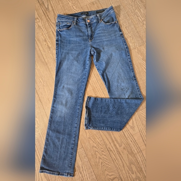Guess | Sexy Straight Mid-Rise Blue Jeans, Waist 16" - Picture 1 of 8